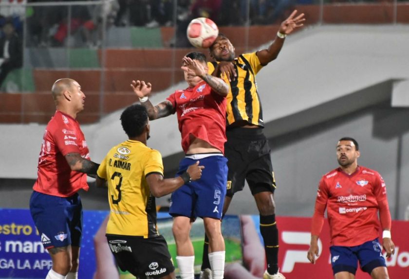 Royal Pari y Wilstermann regresan al Clausura imposibilitados de habilitar refuerzos 