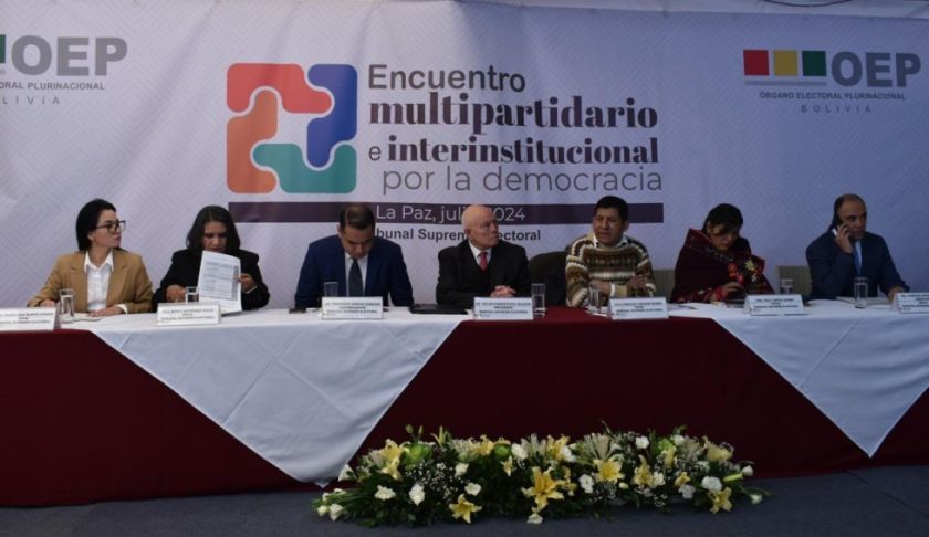 Comienza el encuentro político convocado por el TSE