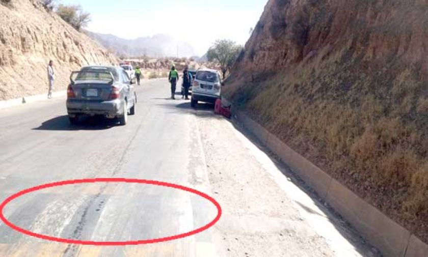 Reductor de velocidad ocasiona accidente en la vía a Villazón