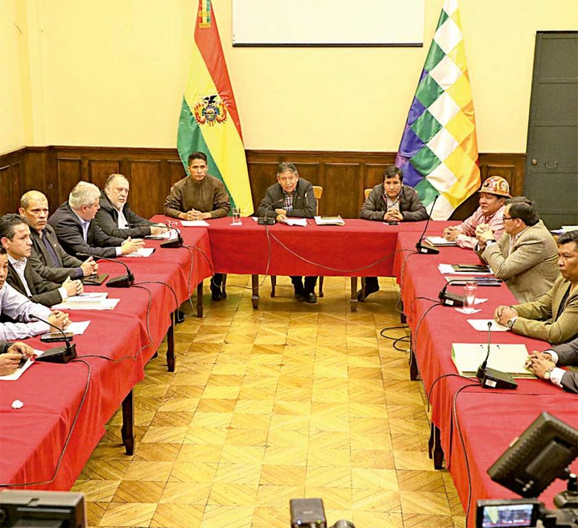 Nueva cumbre legislativa busca salvar las judiciales