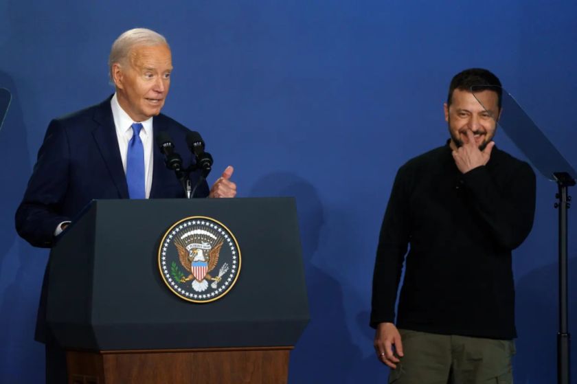 Biden dice que sigue en campaña pese a confundir a Zelenski con Putin y a Harris con Trump