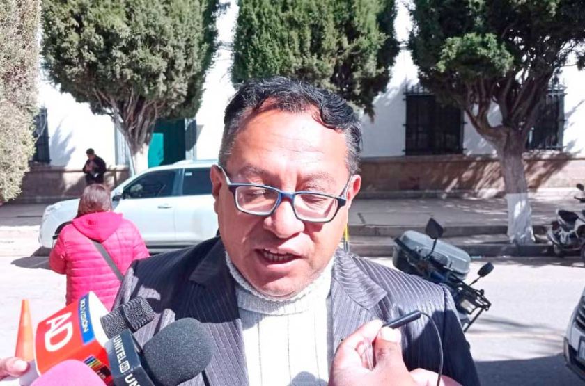 Denuncian paralización de obras de pista de aterrizaje en el aeropuerto de Potosí
