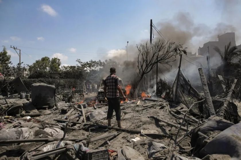 Sube a 71 el número de muertos en un ataque israelí que buscaba matar al número 2 de Hamás