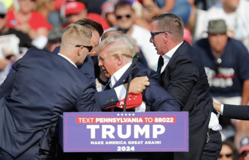 Biden condena el atentado contra Trump y se alegra de que esté “bien”