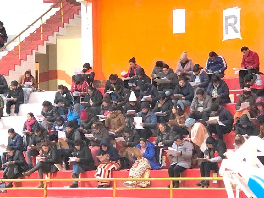 Maestros urbanos esperan datos del examen de ascenso