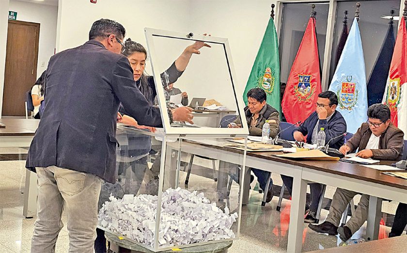 Judiciales: Comisiones prevén aprobar listas hasta el jueves