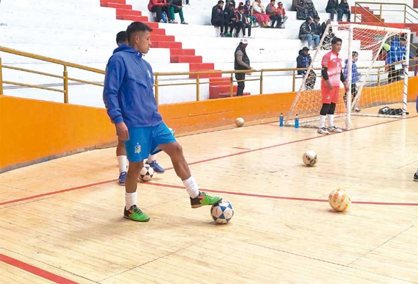 Los técnicos de Córdova y Concepción trabajan en la parte física de sus dirigidos 