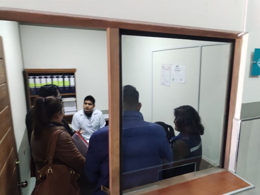 Investigan posible retención de recién nacida en clínica particular