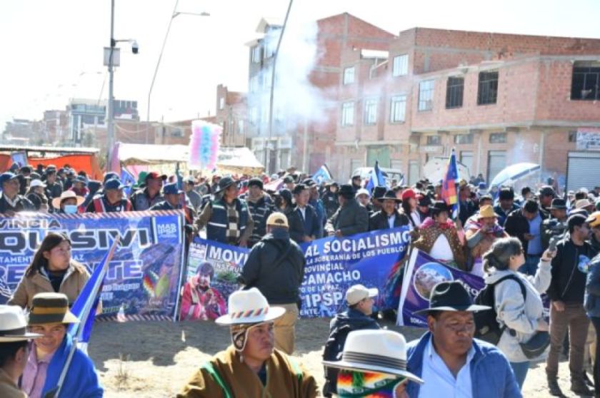 Reportan 17 funcionarios municipales agredidos por afines a Evo Morales en El Alto
