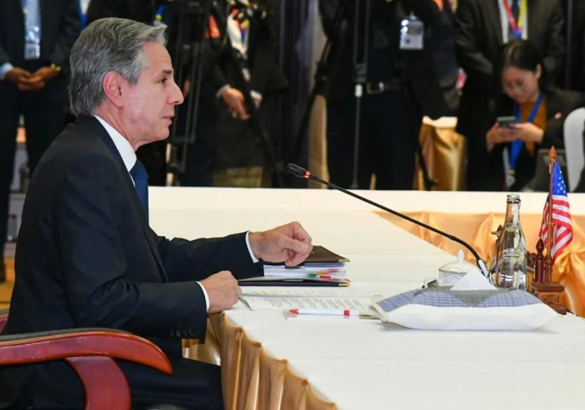 Blinken señala la importancia de “la paz en el estrecho de Taiwán” en su reunión con Wang