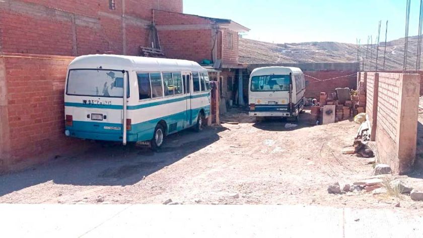 Algunos transportistas tienen hasta tres micros en la Villa Imperial
