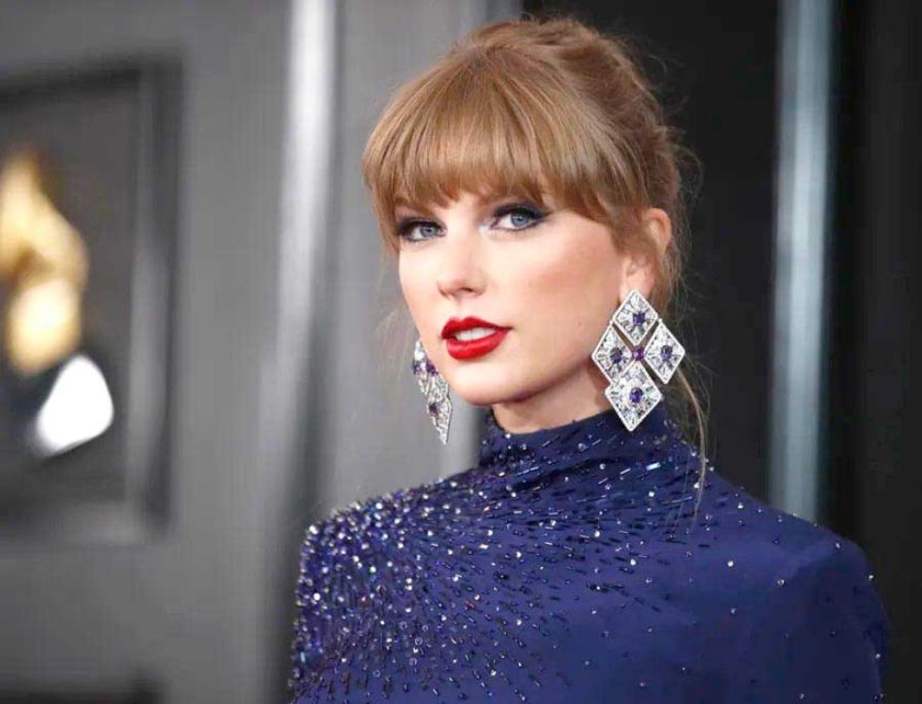 Museo V&A muestra carrera de Taylor Swift, a través de la evolución de su vestimenta 