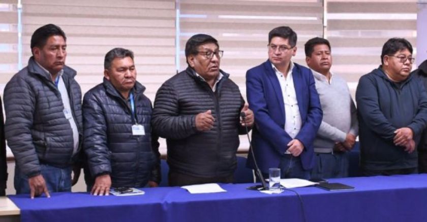 Confederación de Choferes suspende paro tras reunión con el Gobierno