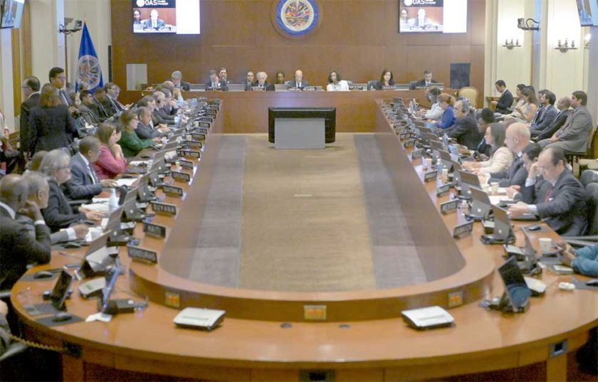 Luis Almagro, de la OEA,  pide detener a Maduro