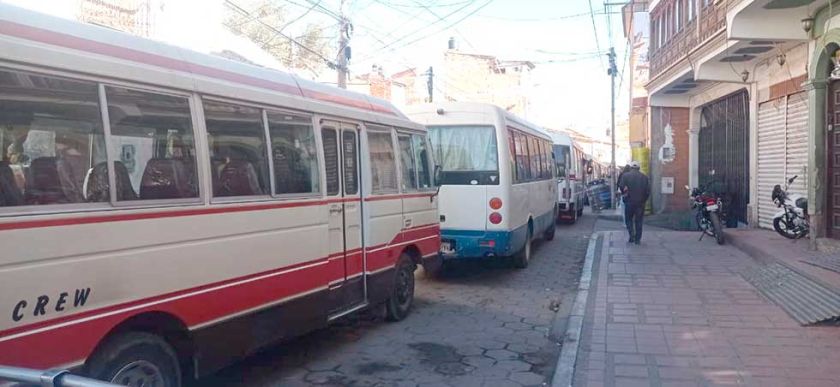 Los choferes advierten con replegarse si no hay diésel