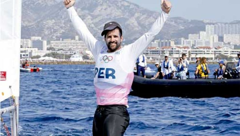 Perú celebra su  primera medalla  después de 32 años