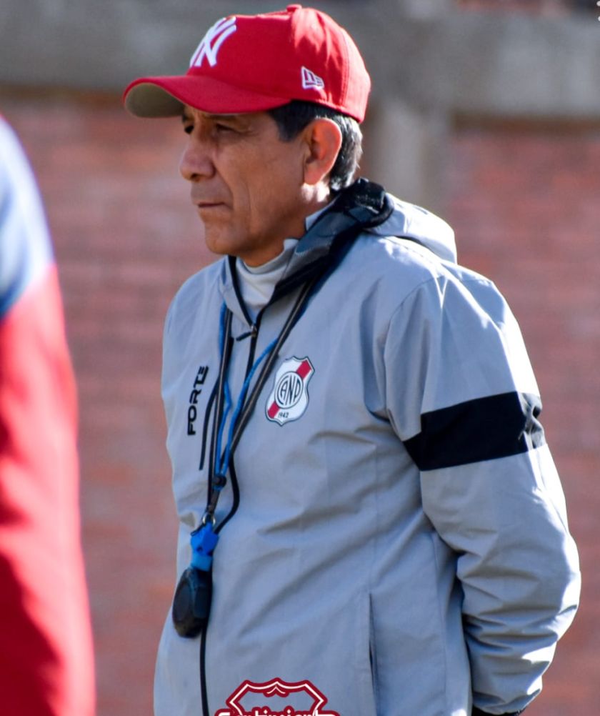 Illanes fue el sexto cambio de entrenador en el Clausura