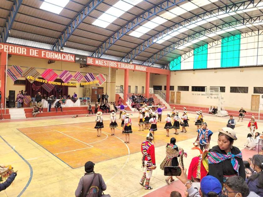 Las escuelas de maestros del altiplano se reunen en Potosí