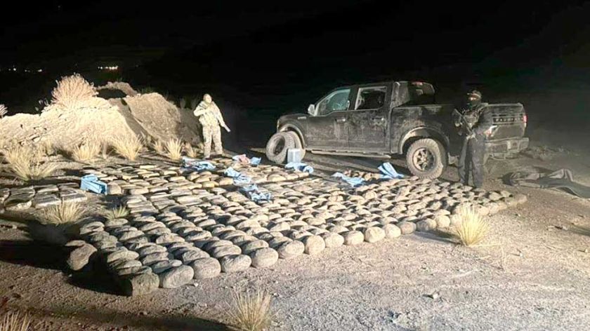 Persecución policial acaba con secuestro de más de 392 kilos de droga