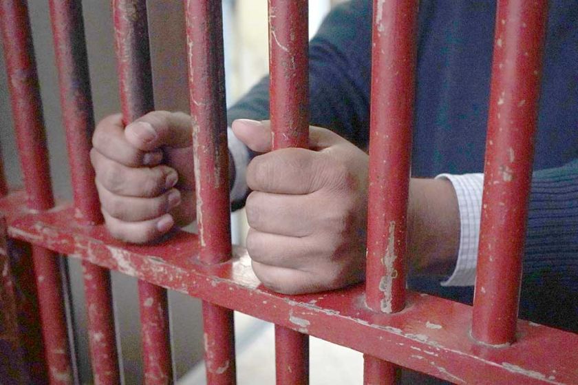 Acusan a un abuelo de 60 de abusar a sus dos nietas