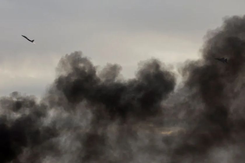 Israel bombardea un almacén de armas de Hizbulá cerca de Nabatieh, en el sur del Líbano