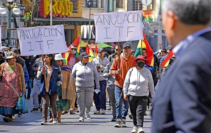 Gremialistas anuncian bloqueos y el Gobierno ve la mano de Evo