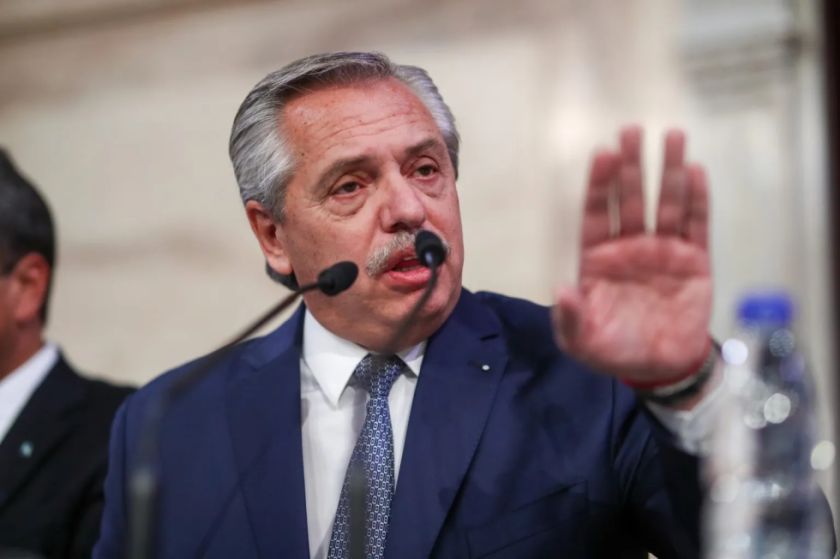Alberto Fernández denuncia a su expareja por violación de secretos tras la difusión de videos íntimos
