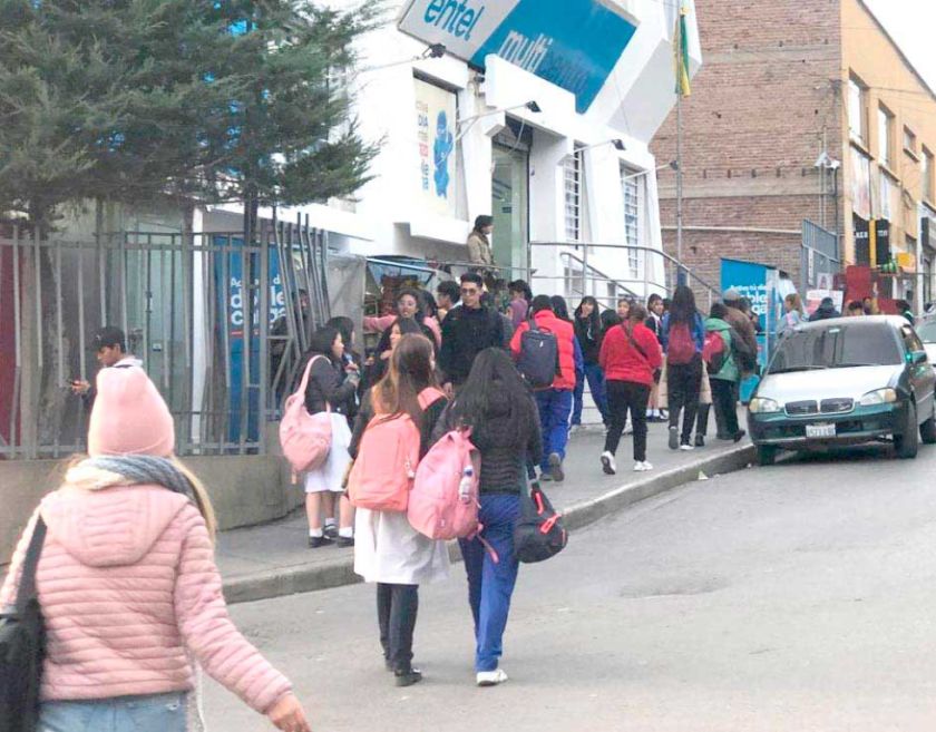Potosí mantiene horario invernal para cuidar la salud de alumnos
