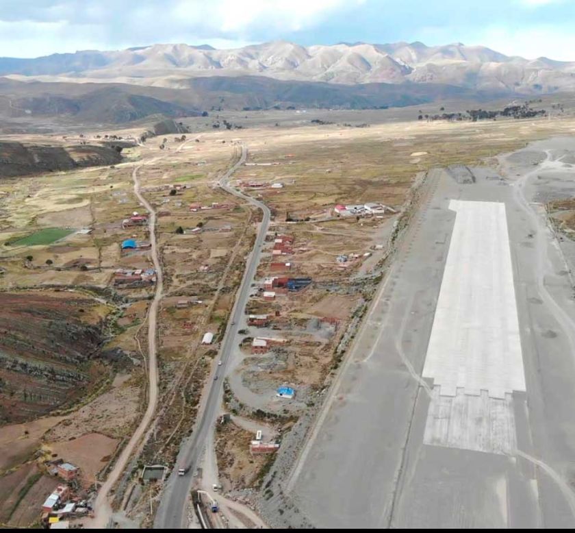 Aeropuerto Potosí: Gobernación indemniza por expropiación de terrenos