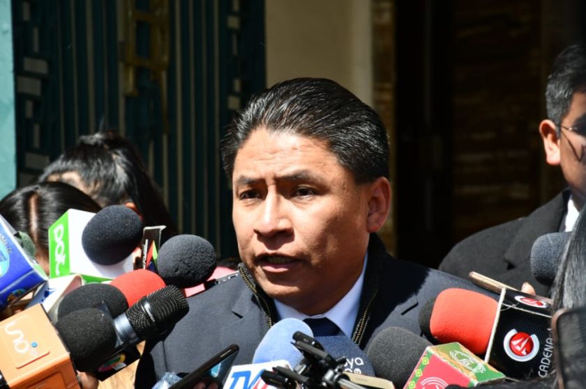 Referéndum: Gobierno presenta tres preguntas al Tribunal Constitucional