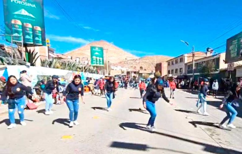 Participación estudiantil en Ch'utillos debe ser voluntaria 