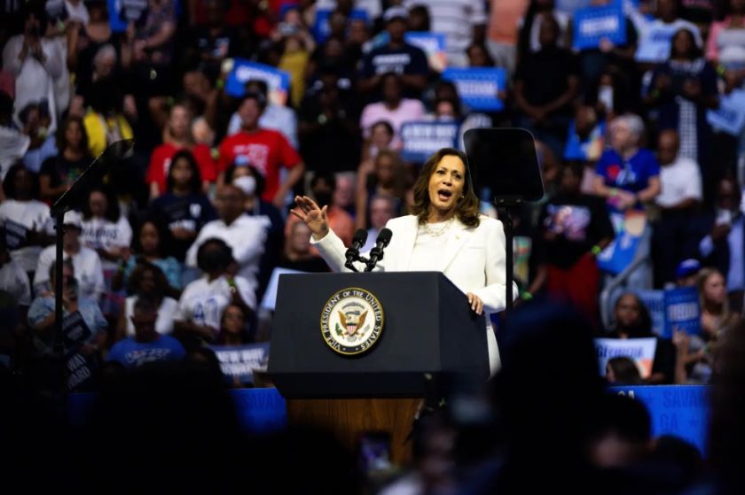 Harris borra la ventaja de Trump en estados clave, pero se mantiene en el empate técnico
