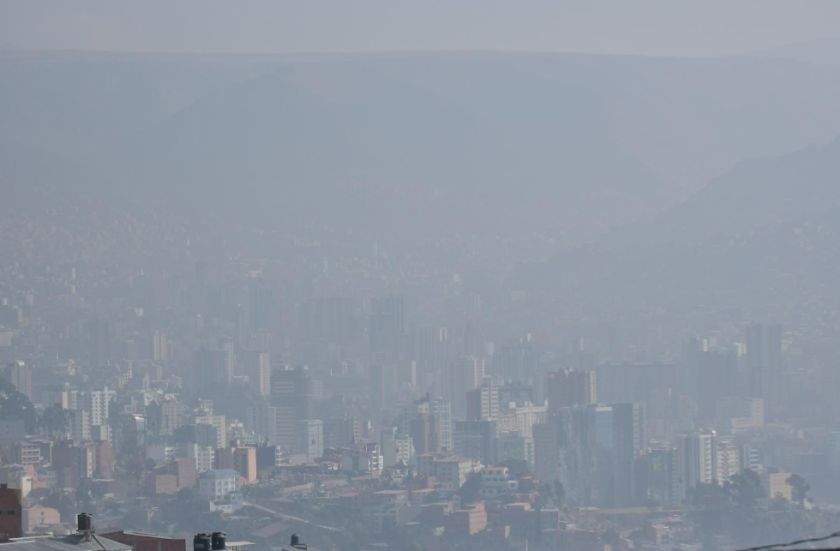 La Paz, Pando y Beni sufren por la humareda; Defensa Civil dice que proviene de Brasil