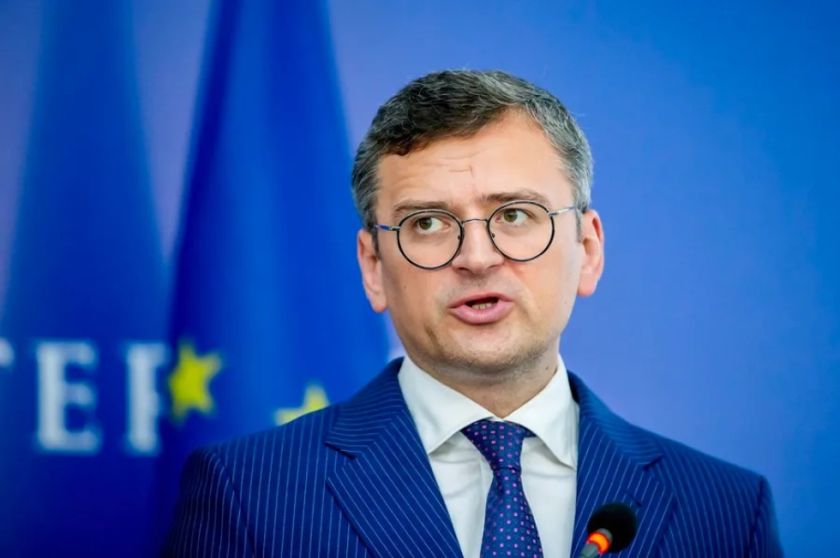 Ucrania releva a la mitad de sus ministros en el mayor cambio en el Gobierno de la guerra