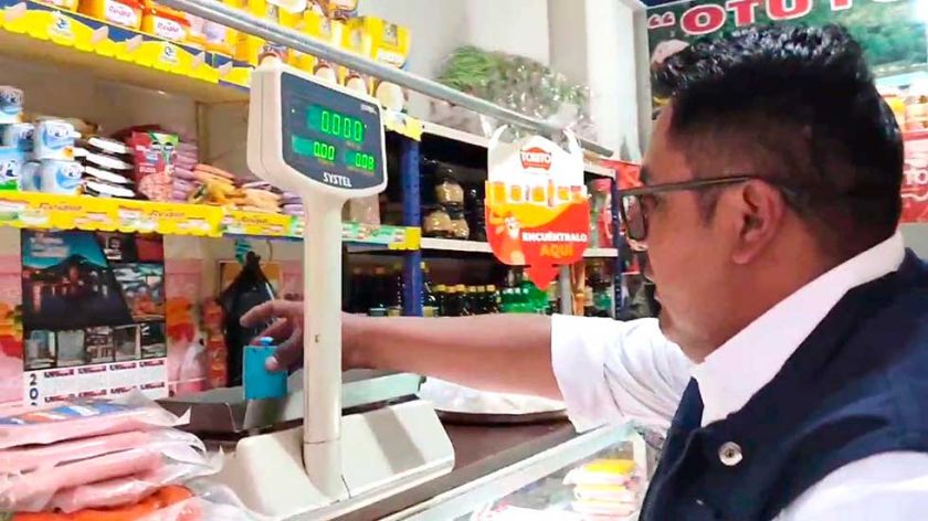 Intendencia incauta balanzas con peso adulterado en friales en la ciudad de Potosí