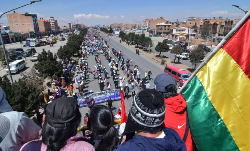 La marcha de Evo Morales ingresa a La Paz