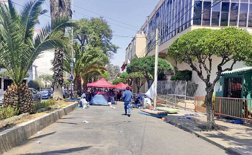 ‘Arcistas’ suspenden vigilia  en el TCP luego de 22 días