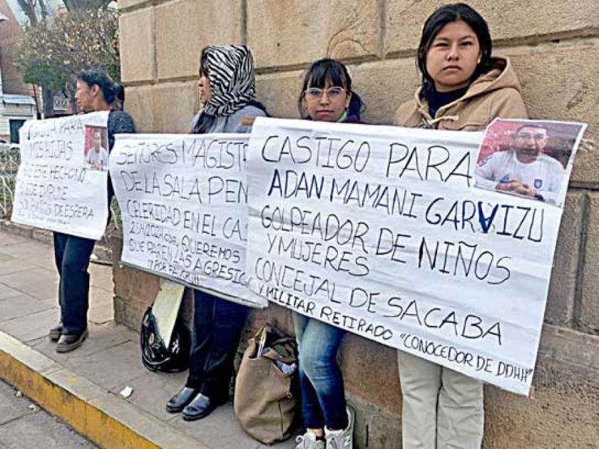 Familia de Sacaba clama justicia en el TSJ