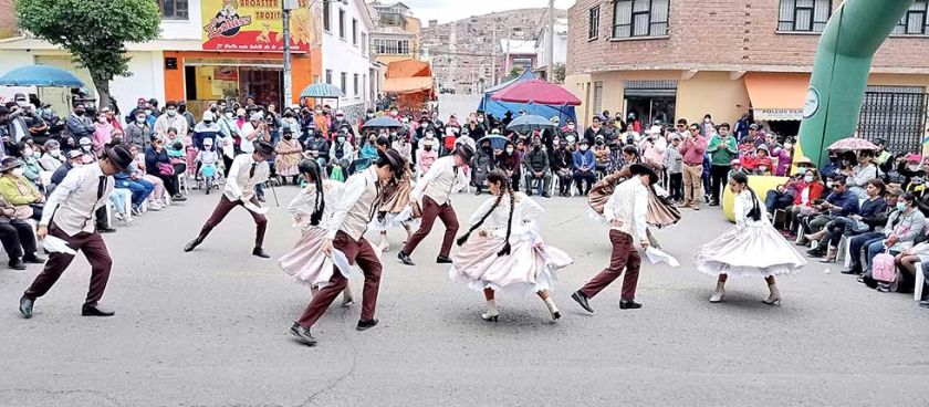 Potosí celebra el Día Nacional de la cueca con danza en la plaza