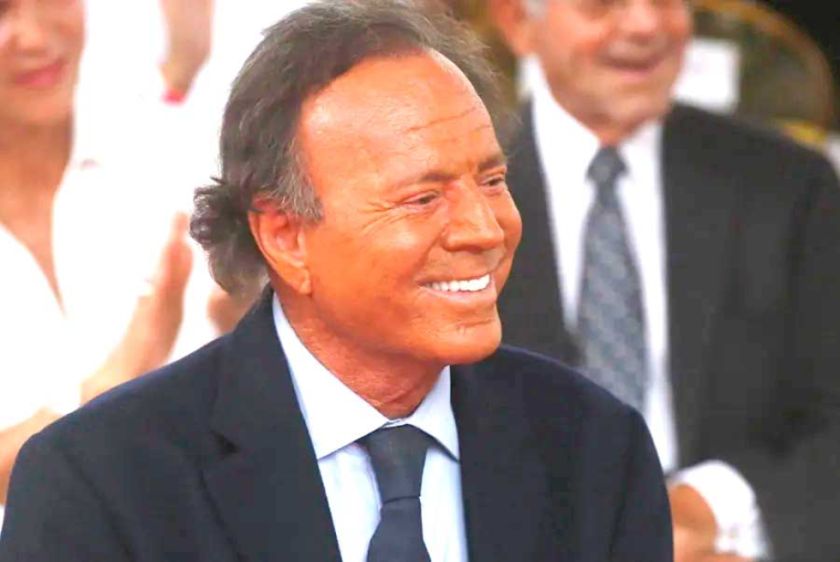 Julio Iglesias dice que cuando se retire, él lo anunciará