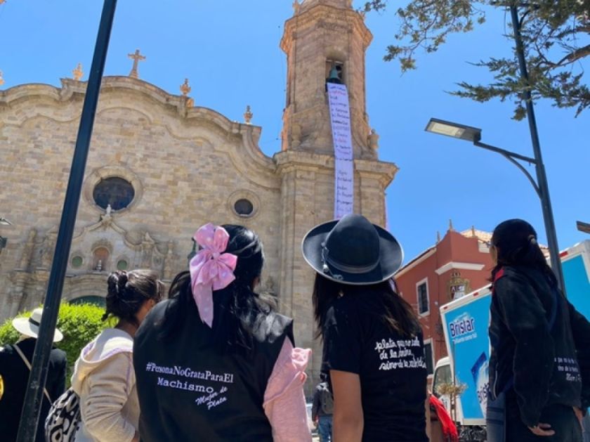 Feministas presentaron un diálogo con Adela Zamudio