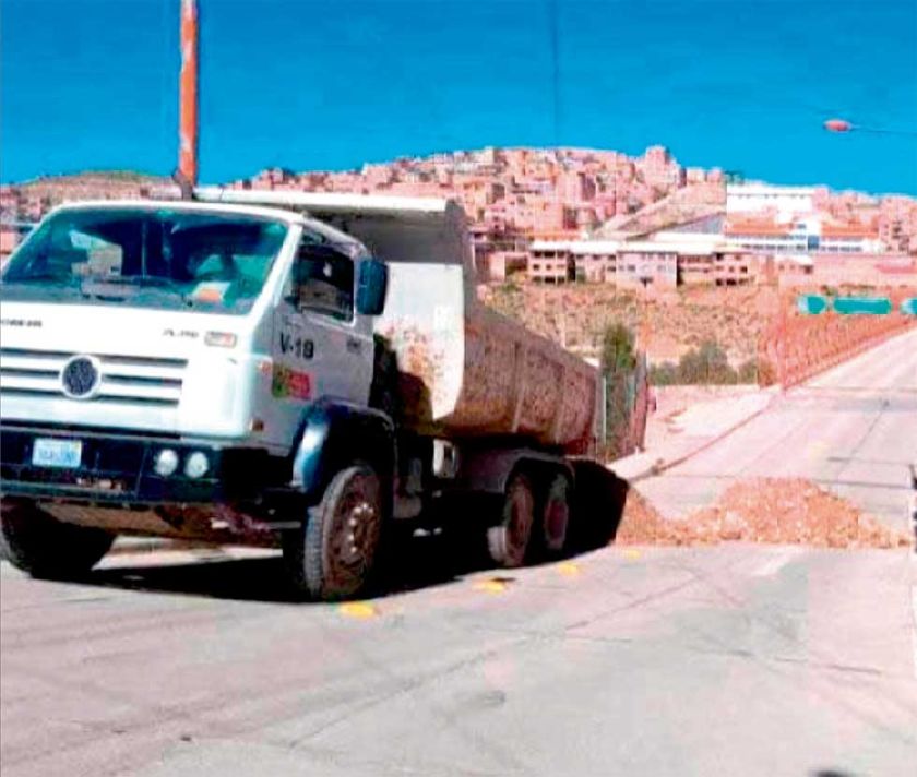 Vecinos temen que las lluvias dañen más el puente Nazaret