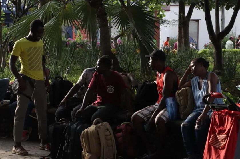 Miles de migrantes venezolanos arman una caravana hacia EE.UU. en el sur de México