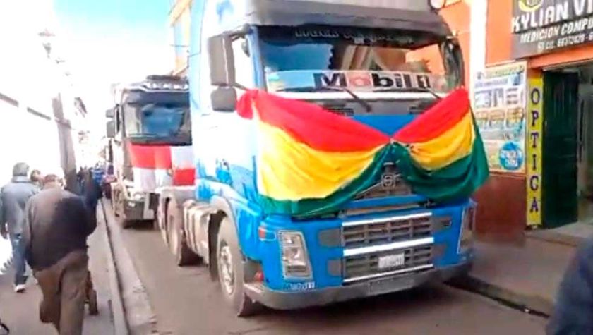 Transportistas no van al bloqueo de los caminos