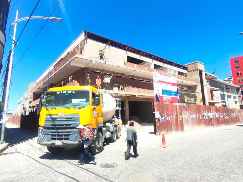 Las obras en el mercado Chuquimia están con el 75 % de avance