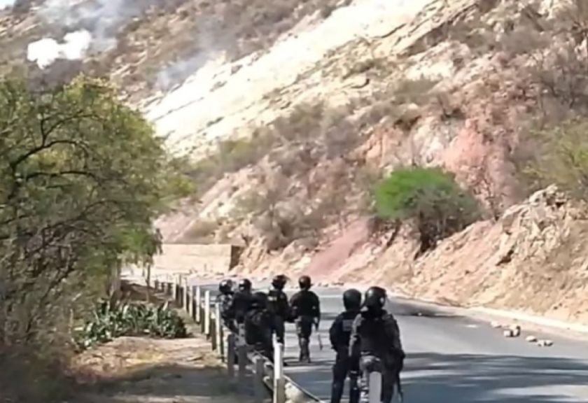 Reportan que "evistas" atacan con dinamitas a contingente policial que se dirige a Parotani
