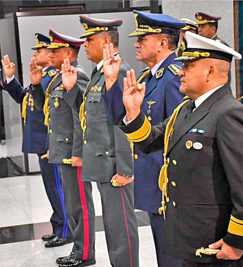 En plena crisis, Luis Arce cambia al mando militar 