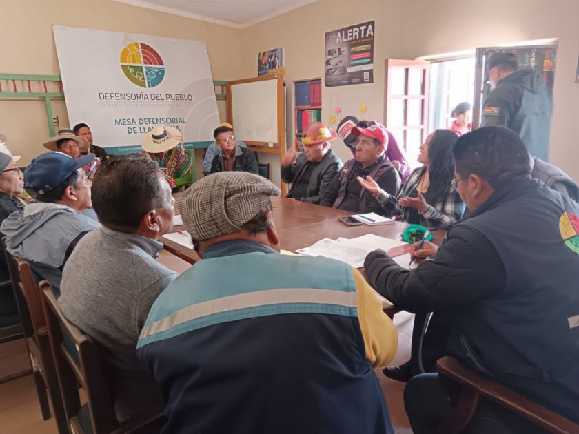 Acuerdan pausa solidaria por Todos Santos en los bloqueos de norte Potosí 