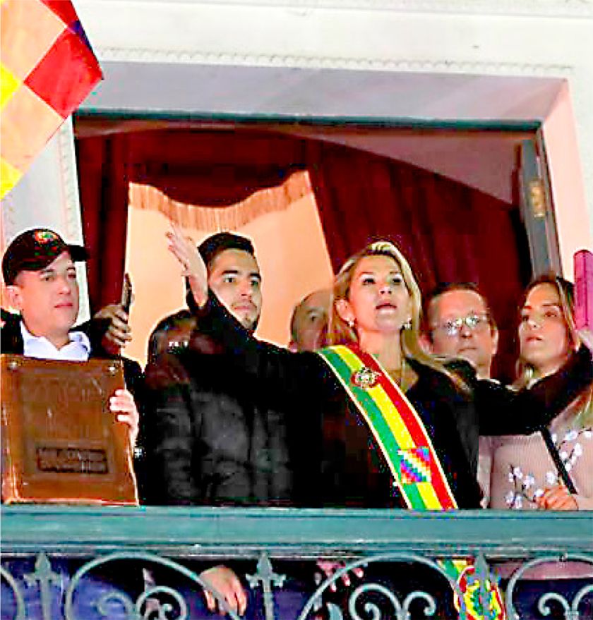 Recuerdan caída de Evo con pedidos de justicia
