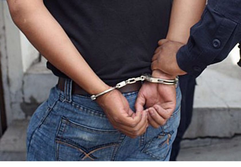 Reportan aprehensión de un hombre por comercio ilegal de gasolina en Cochabamba